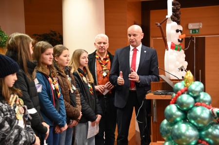 Skavti prinesli Luč miru na Mestno občino Krško 