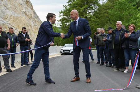 Namenu uradno predali sanirano skalno pobočje Beli pesek