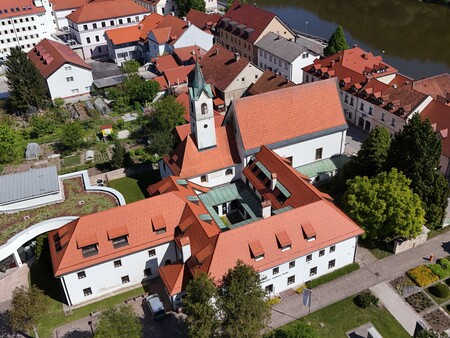 Kapucinski samostan s ptičje perspektive
