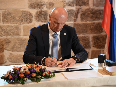 Podpisana pogodba o sofinanciranju projekta Grajske sanje