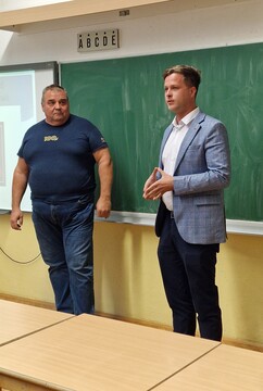 Starejši na brazplačni delavnici obnovili znanje cestno prometnih predpisov